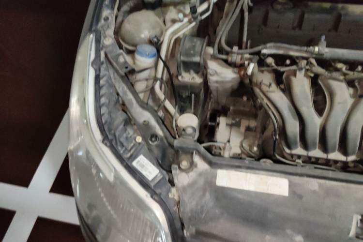 Used Citroen C-Triomphe 2006 2.0L Manual Elite Edition Engine Bay Right