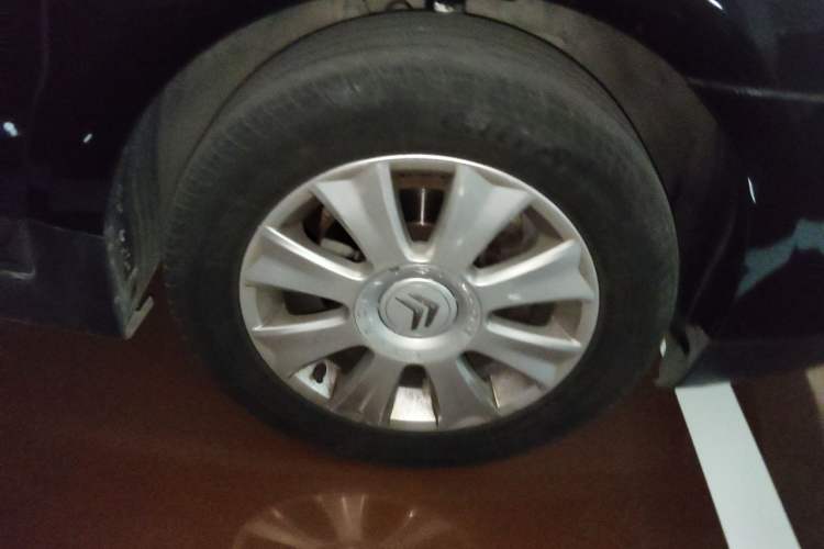 Used Citroen C-Triomphe 2006 2.0L Manual Elite Edition Right Front Wheel Hub