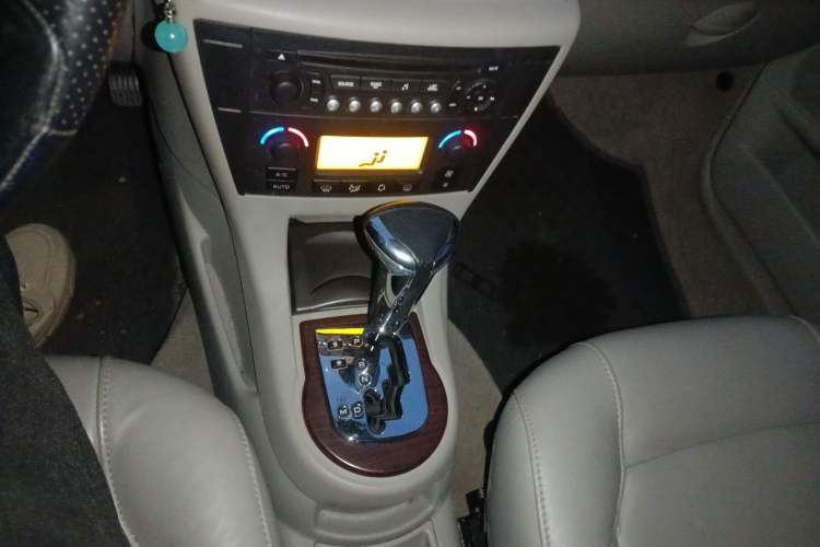 Used Citroen C-Triomphe 2006 2.0L Automatic Luxury Version Gear Lever