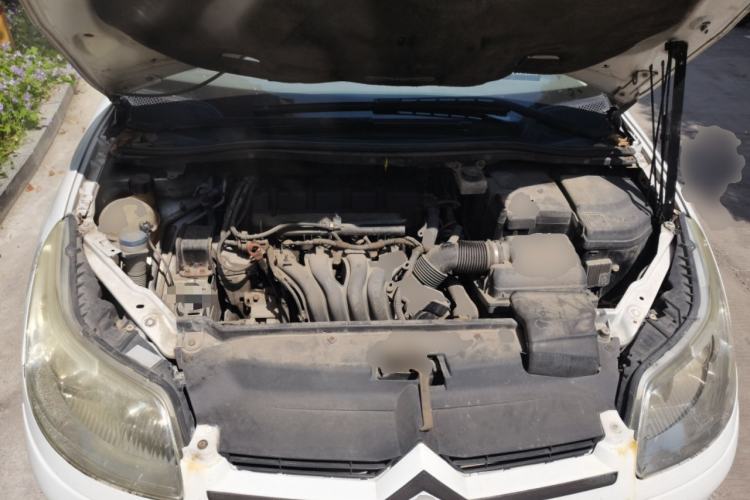 Used Citroen C-Triomphe 2006 2.0L Manual Luxury Version Engine Bay