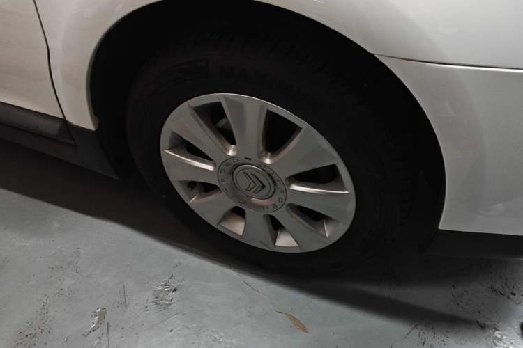 Used Citroen C-Triomphe 2006 2.0L Automatic Luxury Version Right Front Wheel Hub