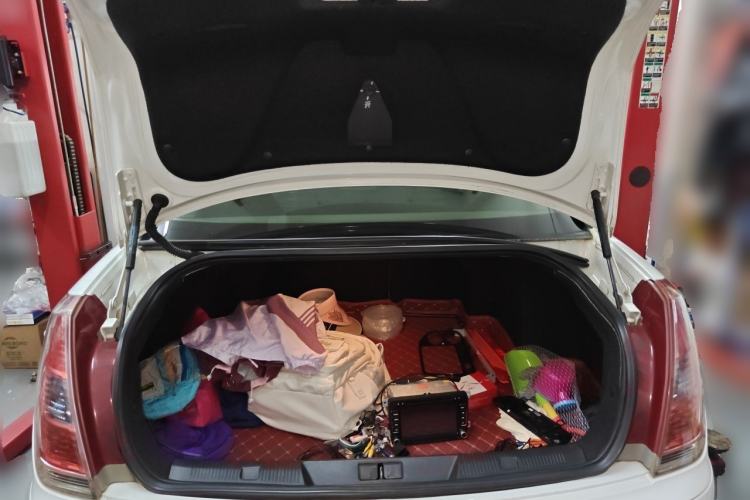 Used Citroen C-Triomphe 2006 2.0L Automatic Luxury Version Trunk