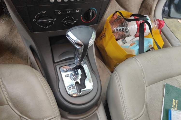 Used Citroen C-Triomphe 2008 2.0L Automatic Elite Edition Gear Lever