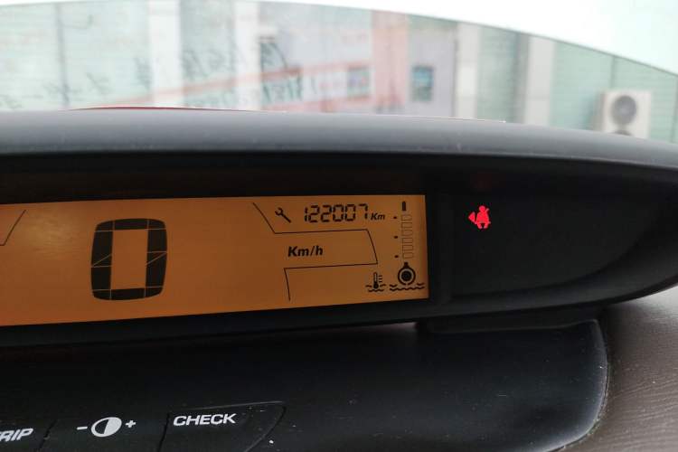 Used Citroen C-Triomphe 2010 2.0L Manual Classic Edition Odometer Close Up