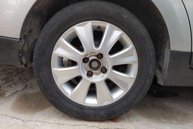 Used Citroen C-Triomphe 2010 2.0L Manual Classic Edition Right Rear Wheel Hub