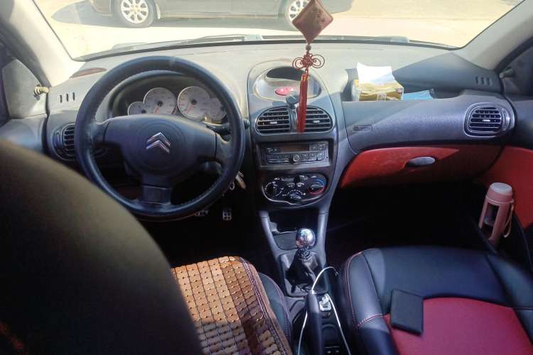Used Citroen C2 2008 1.4 MT SX Center Console