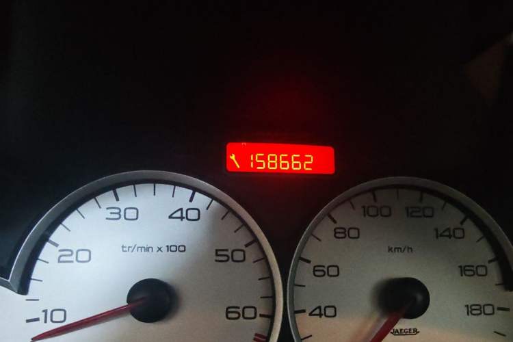Used Citroen C2 2010 1.4L Manual Comfort Edition Odometer Close Up