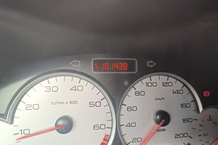 Used Citroen C2 2010 1.4L Manual Sport Edition Odometer Close Up