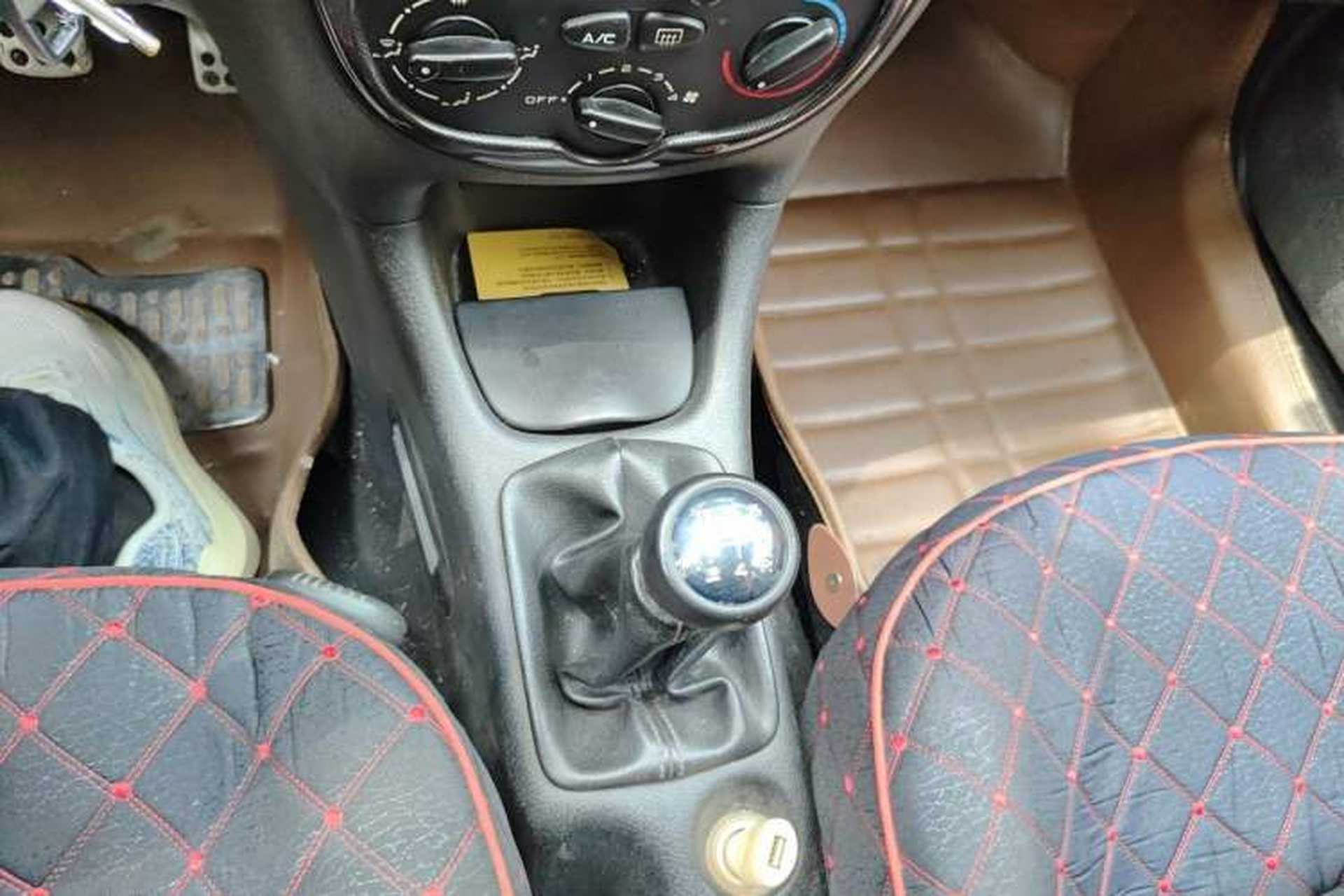 Used Citroen C2 2010 1.4L Manual Sport Edition Gear Lever