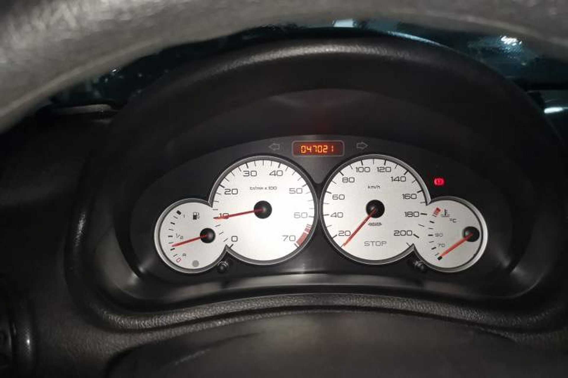 Used Citroen C2 2010 1.4L Manual Sport Edition Odometer Close Up