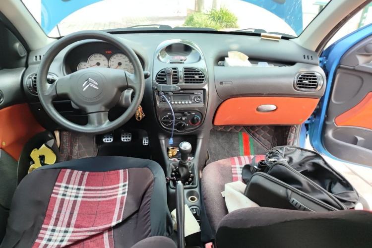 Used Citroen C2 2012 1.4L Manual Sport Model Center Console
