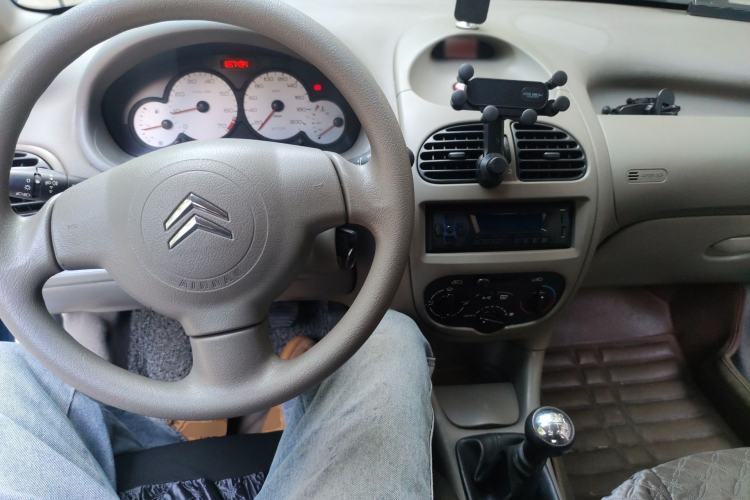 Used Citroen C2 2012 1.4L Manual Comfort Edition Center Console