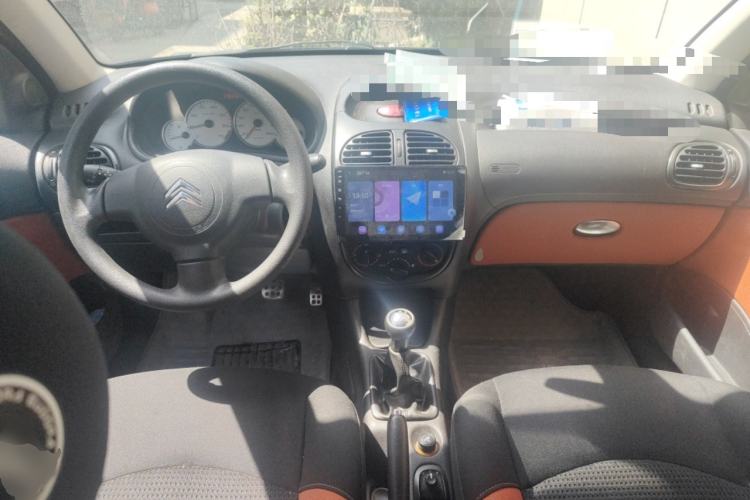 Used Citroen C2 2012 1.4L Manual Comfort Edition Center Console
