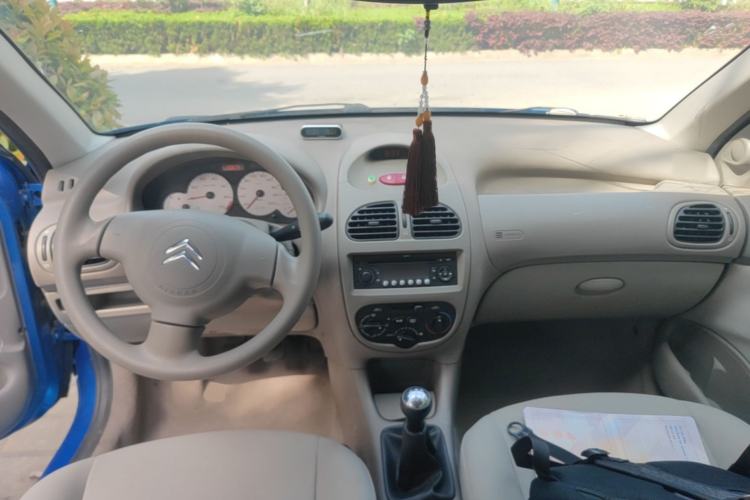 Used Citroen C2 2012 1.4L Manual Comfort Edition Center Console