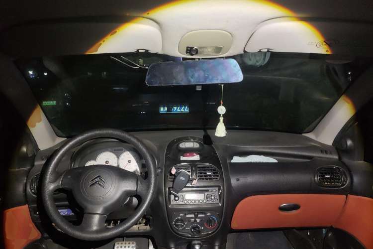 Used Citroen C2 2012 1.6L Automatic Sport Model Center Console