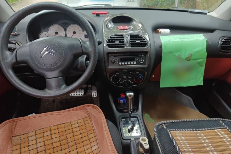 Used Citroen C2 2012 1.6L Automatic Sport Model Center Console