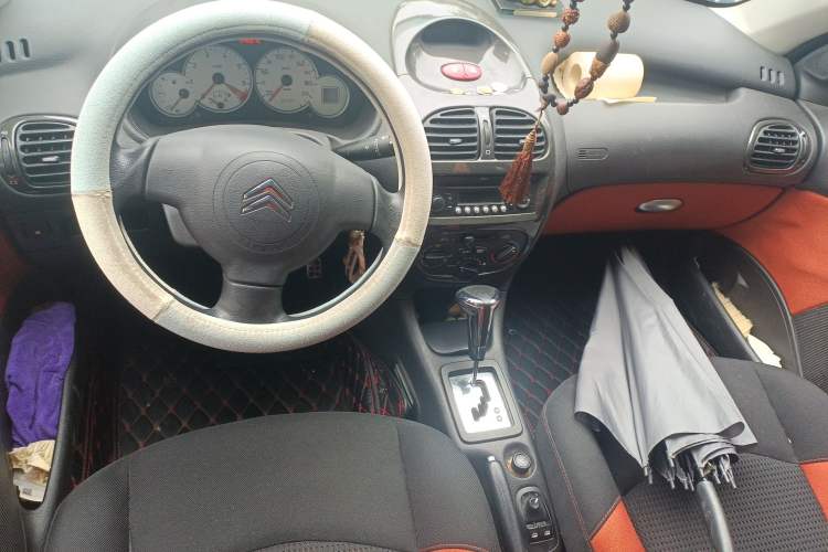 Used Citroen C2 2012 1.6L Automatic Sport Model Center Console