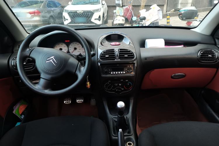 Used Citroen C2 2012 1.4L Manual Sport Model Center Console