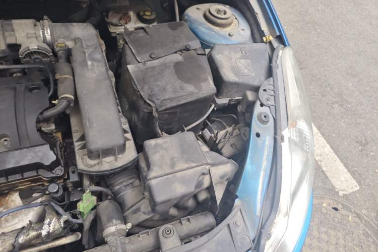 Used Citroen C2 2012 1.6L Automatic Sport Model Engine Bay Left