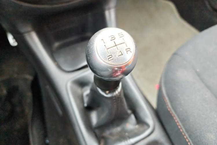 Used Citroen C2 2012 1.4L Manual Sport Model Gear Lever