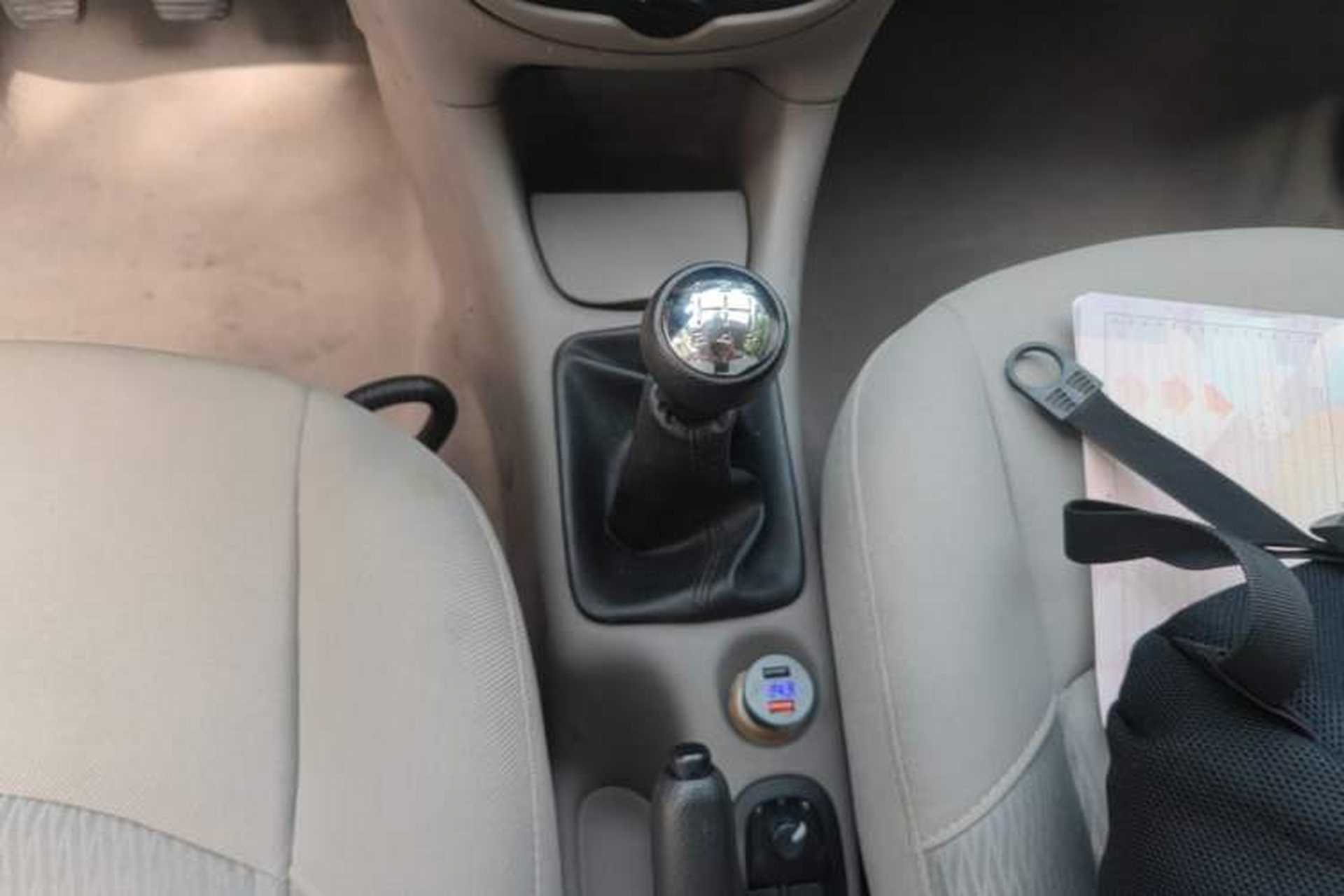Used Citroen C2 2012 1.4L Manual Comfort Edition Gear Lever