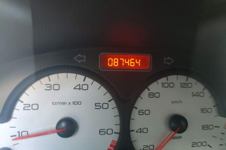Used Citroen C2 2012 1.4L Manual Comfort Edition Odometer Close Up