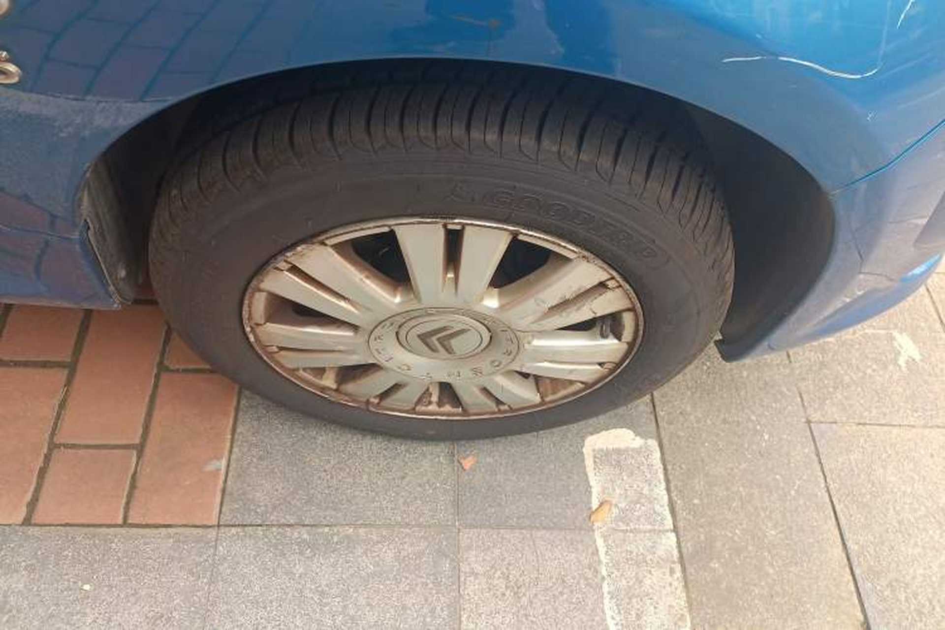 Used Citroen C2 2012 1.6L Automatic Sport Model Right Front Wheel Hub