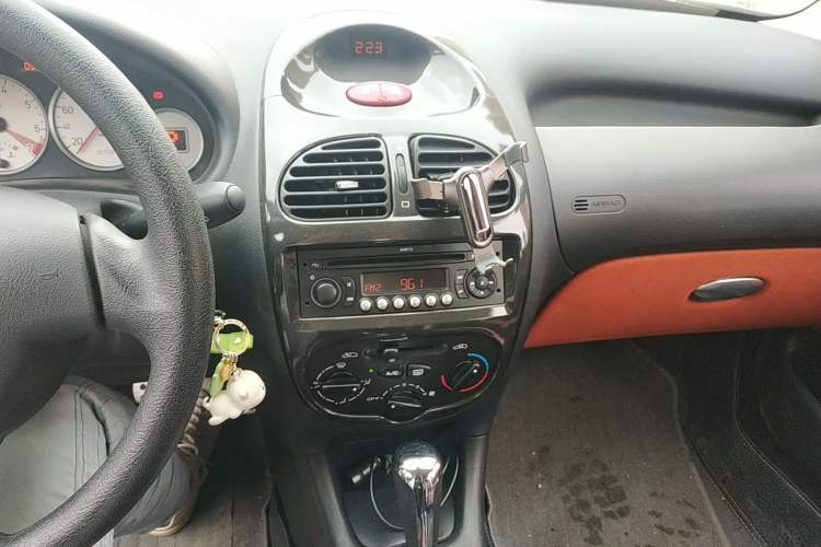 Used Citroen C2 2012 1.6L Automatic Sport Model Audio And AC Panel