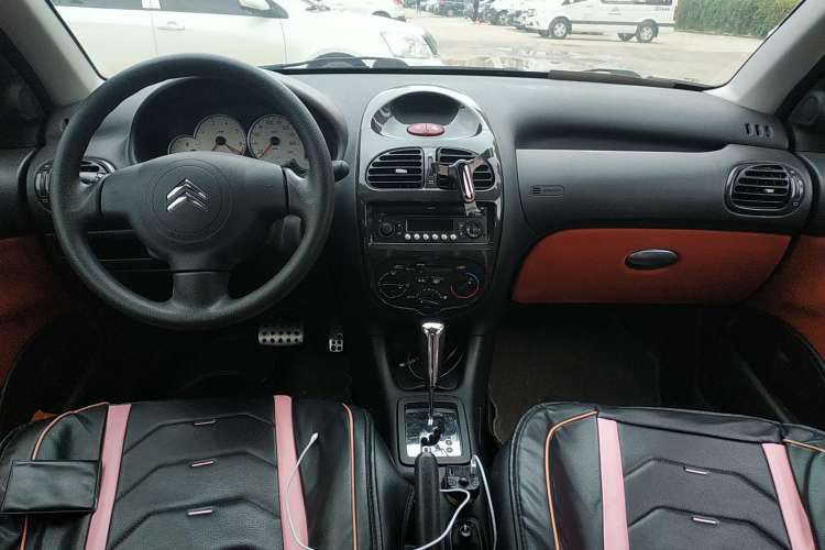 Used Citroen C2 2012 1.6L Automatic Sport Model Center Console