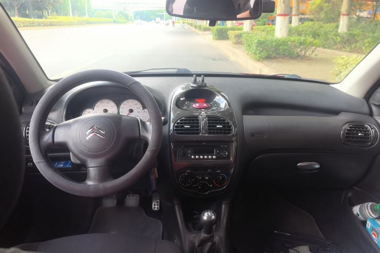 Used Citroen C2 2012 1.4L Manual Sport Model Center Console
