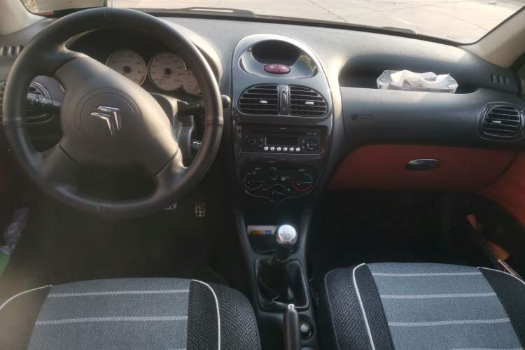 Used Citroen C2 2012 1.4L Manual Sport Model Center Console