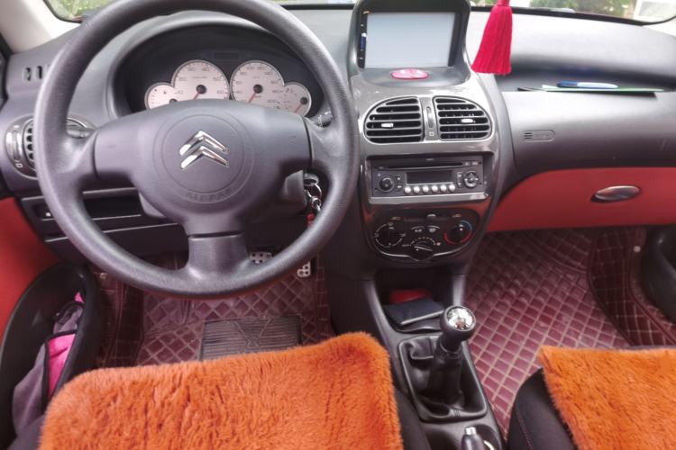 Used Citroen C2 2012 1.4L Manual Sport Model Center Console