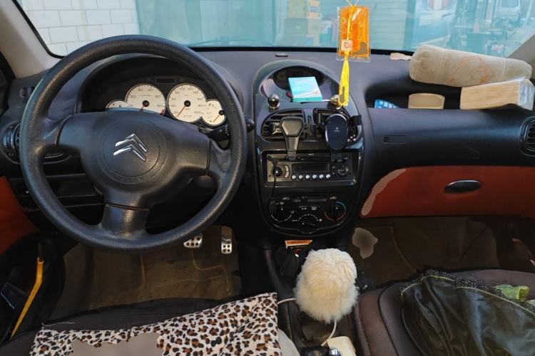 Used Citroen C2 2012 1.4L Manual Sport Model Center Console