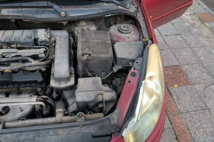 Used Citroen C2 2012 1.6L Automatic Sport Model Engine Bay Left