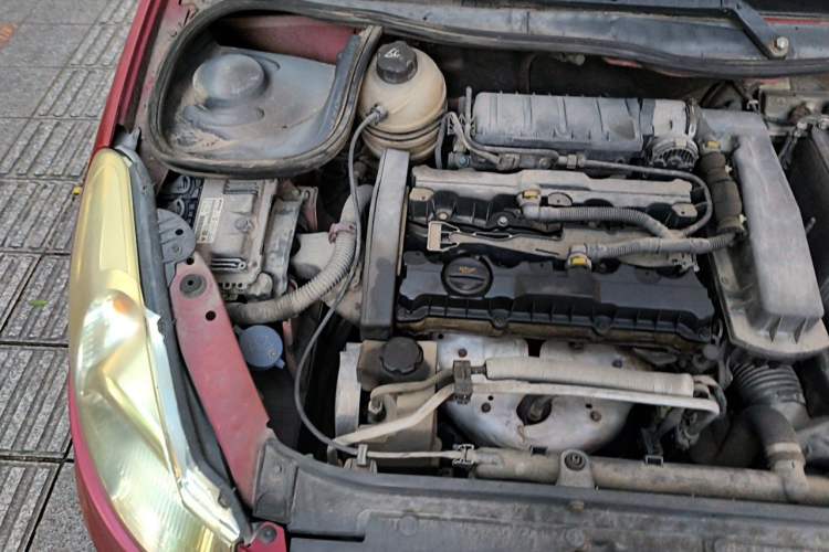 Used Citroen C2 2012 1.6L Automatic Sport Model Engine Bay Right