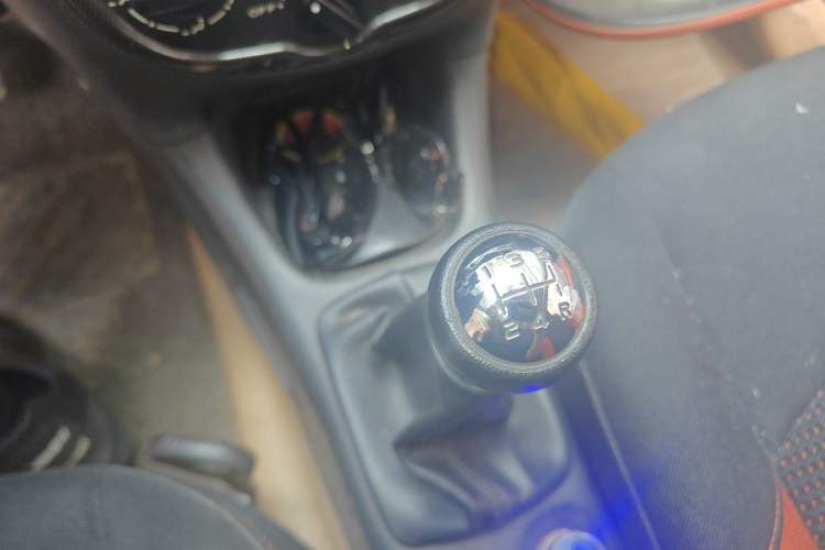 Used Citroen C2 2012 1.4L Manual Sport Model Gear Lever