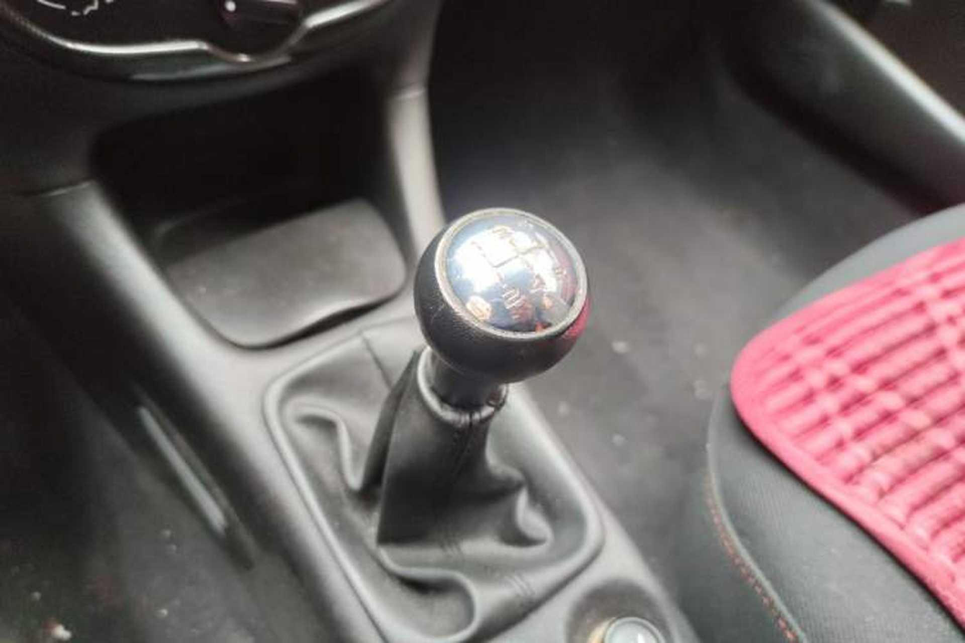Used Citroen C2 2012 1.4L Manual Sport Model Gear Lever