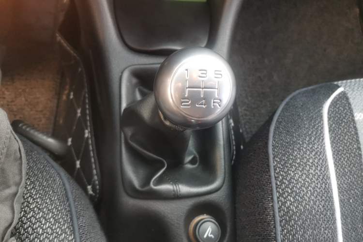 Used Citroen C2 2012 1.4L Manual Sport Model Gear Lever