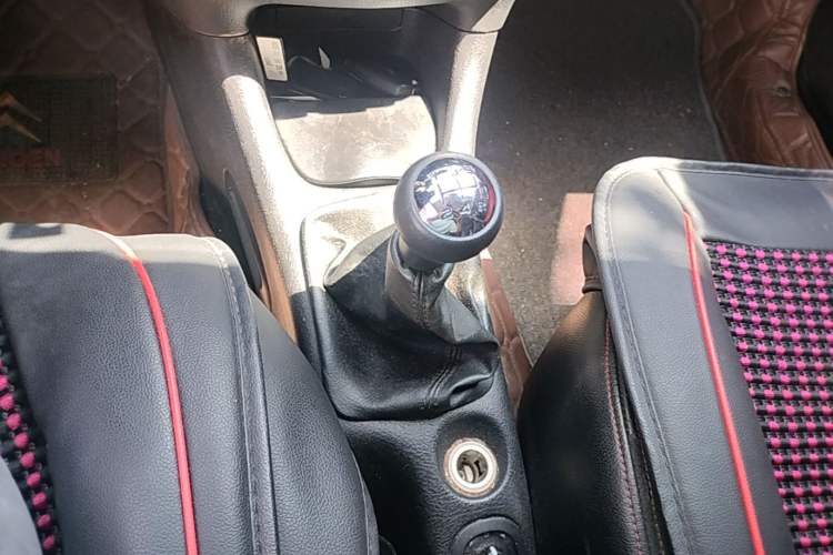 Used Citroen C2 2012 1.4L Manual Sport Model Gear Lever