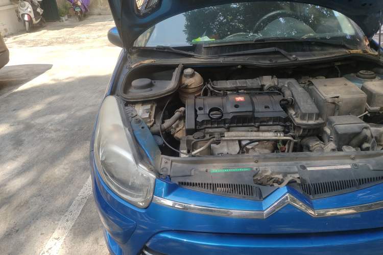 Used Citroen C2 2013 CROSS 1.6L Automatic Sport Model Engine Bay Right