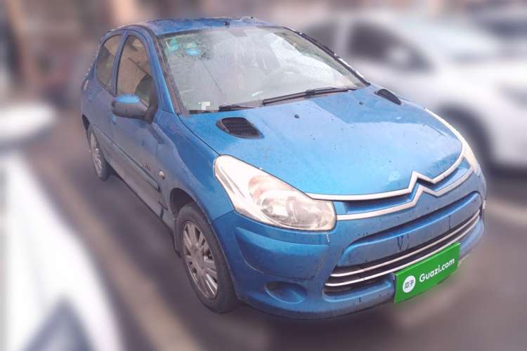 Used Citroen C2 2013 CROSS 1.4L Manual Sport Model Front Right 45 Deg