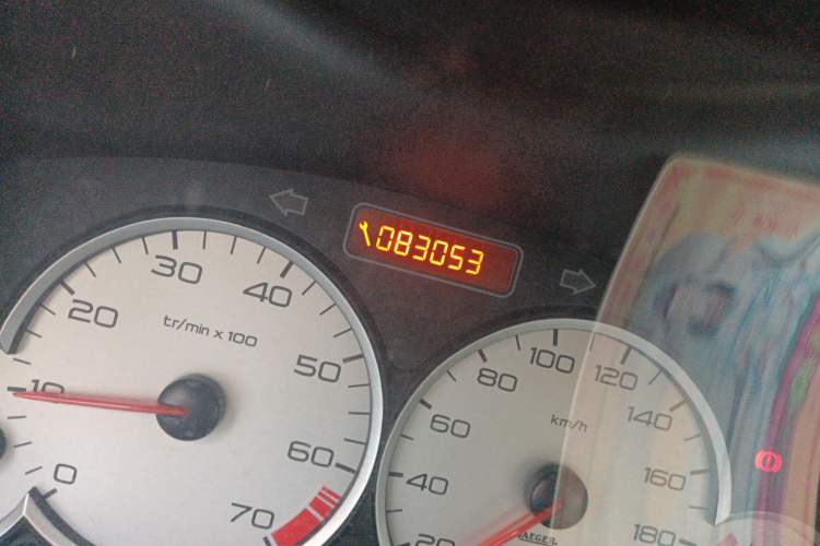 Used Citroen C2 2013 CROSS 1.4L Manual Sport Model Odometer Close Up