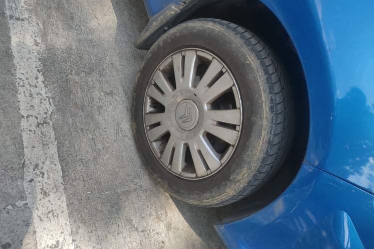 Used Citroen C2 2013 CROSS 1.6L Automatic Sport Model Right Front Wheel Hub