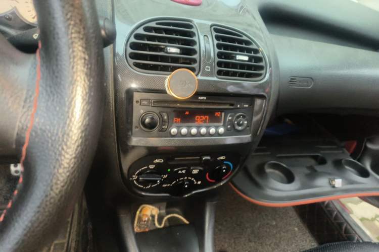 Used Citroen C2 2013 CROSS 1.4L Manual Sport Model Audio And AC Panel
