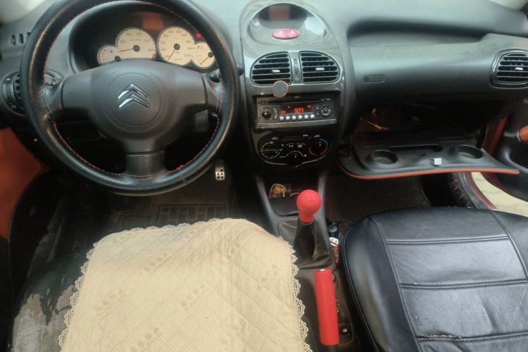Used Citroen C2 2013 CROSS 1.4L Manual Sport Model Center Console