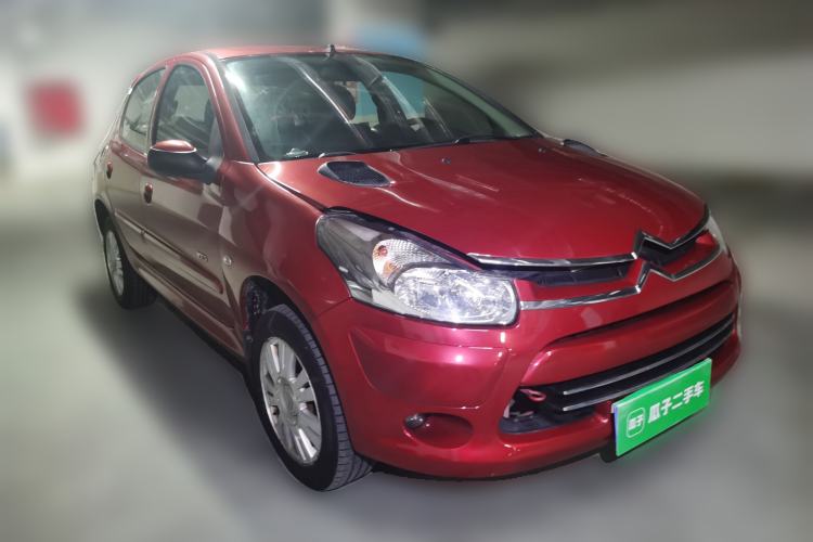 Used Citroen C2 2013 CROSS 1.4L Manual Sport Model Front Right 45 Deg