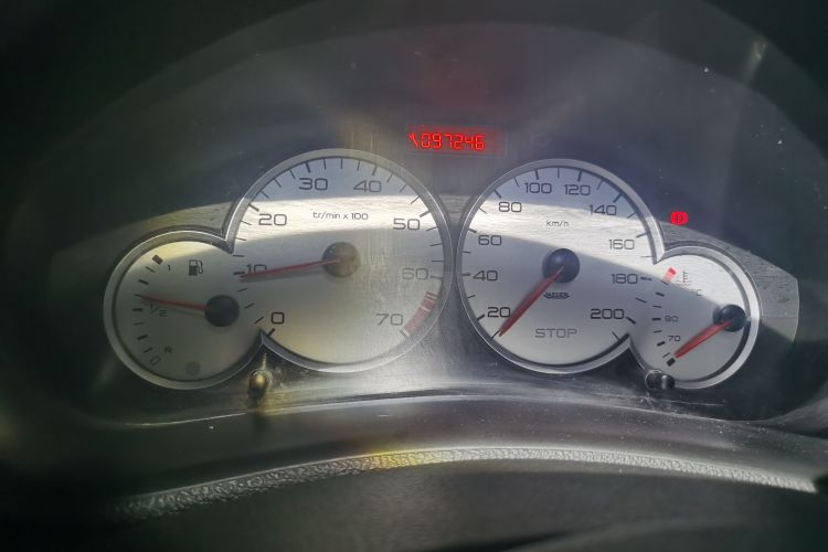 Used Citroen C2 2013 CROSS 1.4L Manual Sport Model Odometer Close Up