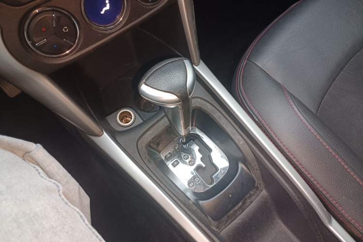 Used Citroen C3-XR 2017 1.6L Automatic Pioneer Model Gear Lever