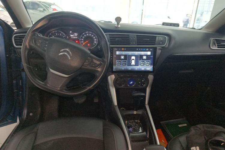 Used Citroen C3-XR 2015 1.6L Automatic Pioneer Model Center Console
