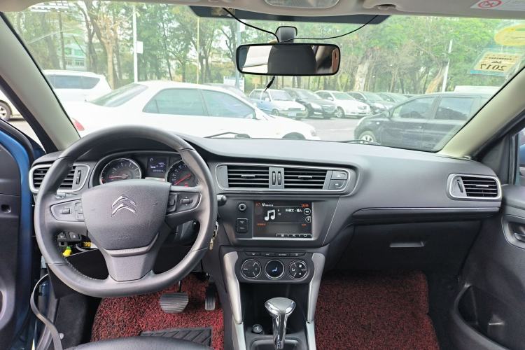 Used Citroen C3-XR 2015 1.6L Automatic Pioneer Model Center Console